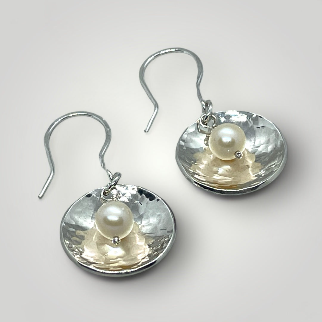 Pearl and hammered sterling silver dangly earrings