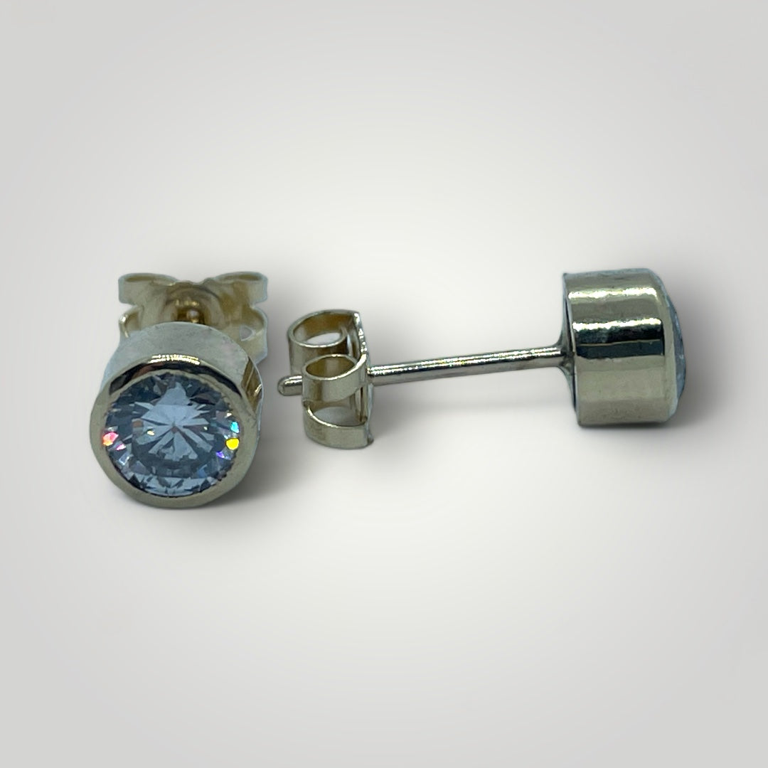 9ct gold cubic zirconia stud earrings